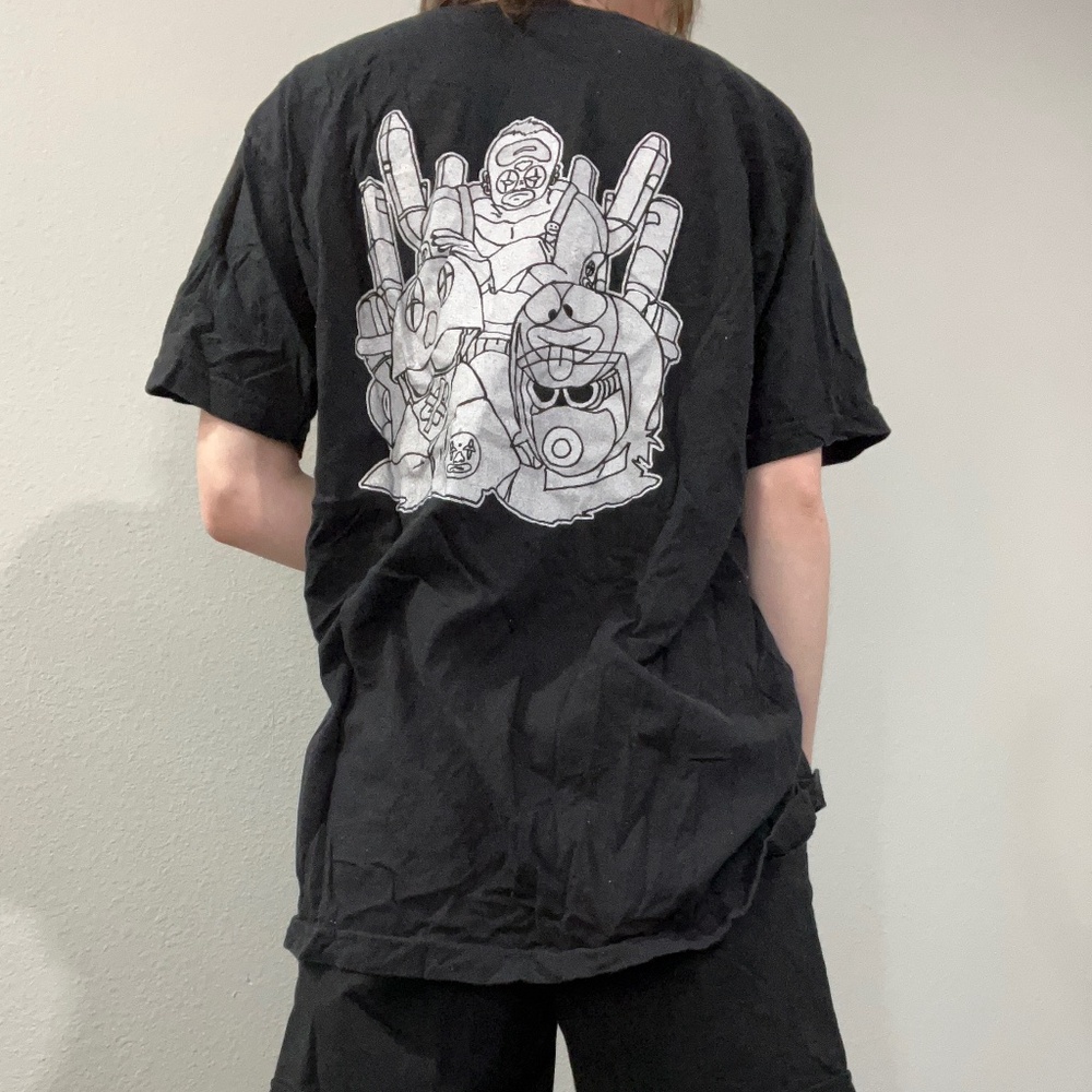 Tee shirt